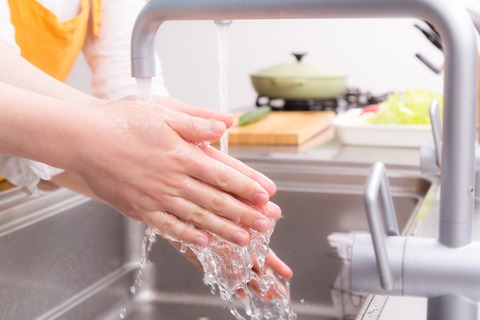 手を洗う_潔癖症の母